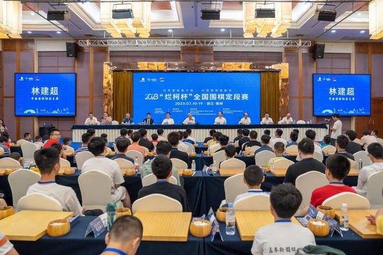 岳父客户的秘书